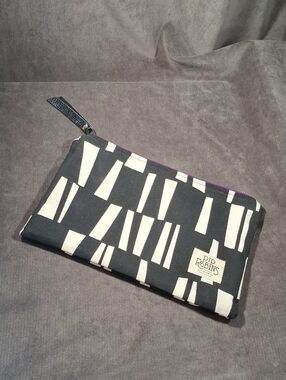 Pip Robins Accessories Black White Canvas Bag with Purple and Silver Zip NEW